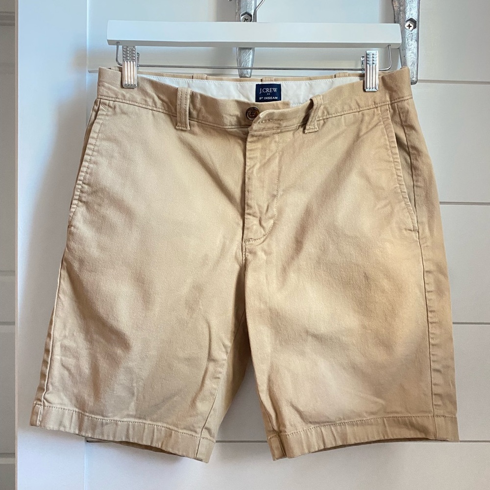 Men’s JCrew 9” Flex Chino Short. Size 30. Color - British Khaki